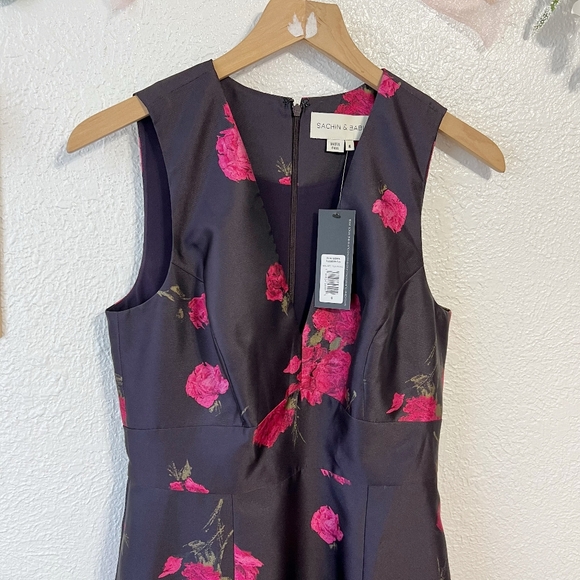 🪷NWT Sachin & Babi Rori Malbec Tea Blooms Gown - Picture 8 of 13